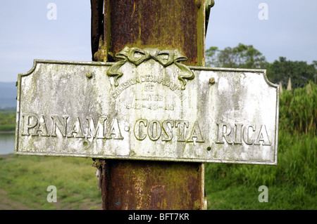 Segno il valico di frontiera di Panama in Costa Rica Foto Stock