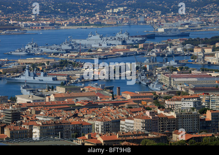 Vista aerea della città e del porto militare di Tolone Foto Stock