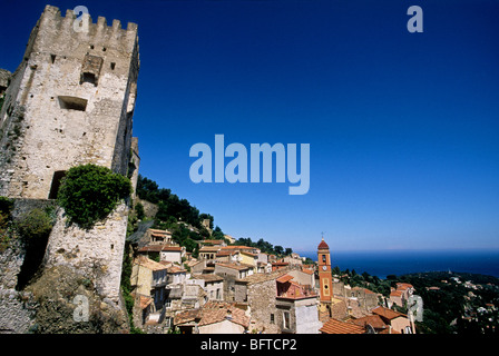 La torre Grimaldi nel borgo medioevale di Roquebrune Foto Stock