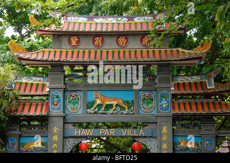 Porta Cinese, porta d'ingresso, Arco, Arco o ingresso al Parco a tema Cinese dei Giardini della Tigre Balm, o Villa Haw Par, Singapore Foto Stock