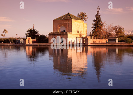 Il Padiglione della Menara, Giardini Menara, Marrakech, Marocco Foto Stock