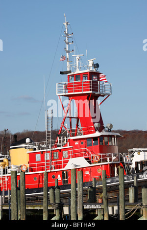 Il rimorchiatore "Sera" di marea nel porto di Port Jefferson, Long Island, NY Foto Stock