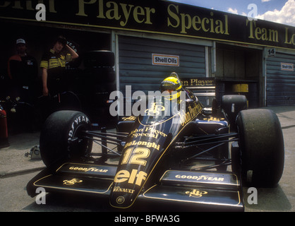 Ayrton Senna nel suo 1986 Lotus 98T F1 auto Brands Hatch REGNO UNITO Foto Stock