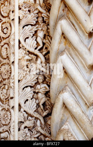 Gotica catalana di colonne di stile ( 1430) di Antonio Gambara, Cattedrale di Palermo, Sicilia Foto Stock