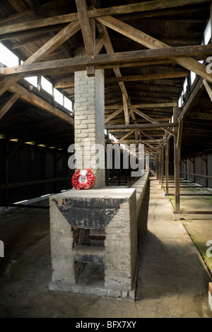 All'interno di una capanna / passo - mostra il riscaldamento - Incendio di Birkenau (Auschwitz II - Birkenau) nazista di morte nel campo di Oswiecim, Polonia. Foto Stock