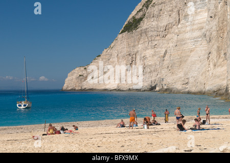 La Grecia. Zante. Zante, isola di Zante. Isola greca. Ottobre. Sulla spiaggia di Smuggler's Cove, Shipwreck Cove, Ag. Georgiou, Navagio. Foto Stock