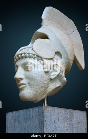Warrior III da ovest frontone del tempio di Aphaia a Egina, ca. 490 BC. Foto Stock