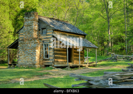 John Oliver's Cabin nel Parco Nazionale di Great Smoky Mountains, Tennessee, Stati Uniti d'America. Foto di Darrell giovani. Foto Stock