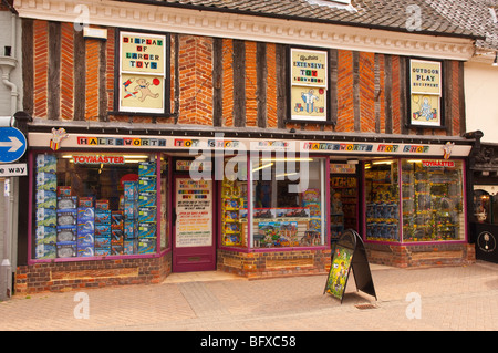 Il Halesworth Toy shop store in high street in Halesworth,Suffolk, Regno Unito Foto Stock