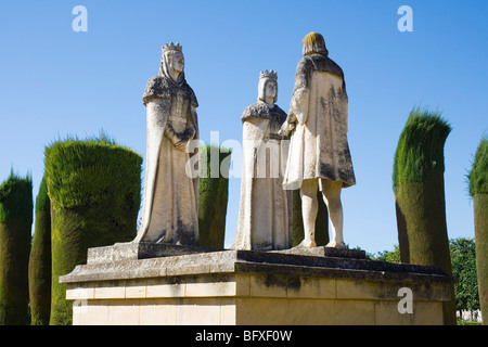 Statue di Cristoforo Colombo, il Re Ferdinando II di Aragona e la regina Isabella I di Castiglia nei giardini dell'Alcazar Foto Stock