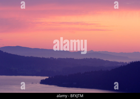 Alba cieli di Finlayson braccio, Malahat vertice, Langford, BC British Columbia, Canada Foto Stock