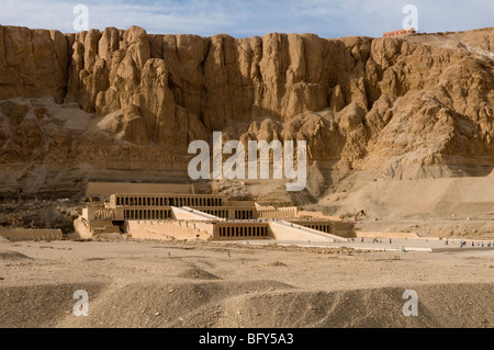 Tempio della Regina Hapshetsut vicino a Luxor Egitto Foto Stock
