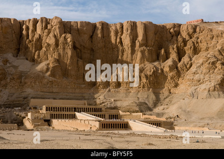 Tempio della Regina Hapshetsut vicino a Luxor Egitto Foto Stock