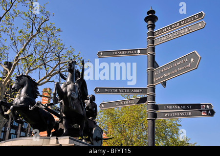 Londra statua della regina Boudicca carrozza a cavalli Foto Stock