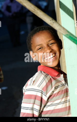 Ragazzo in area Piazza Addis Abeba in Etiopia Foto Stock