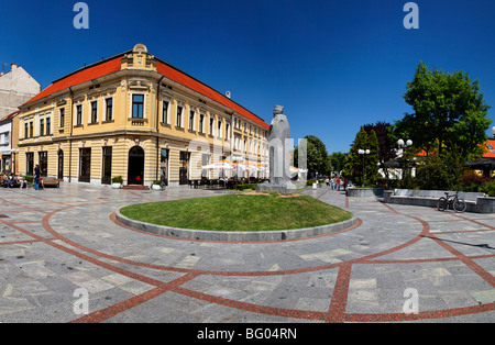 Hotel Grand, quadrato di Zivojin Misic nella città di Valjevo, Serbia, Balcani, Europa Foto Stock