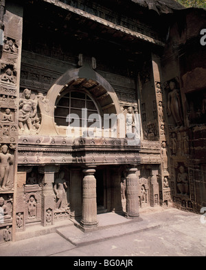 Grotta buddista 19, Ajanta, Sito Patrimonio Mondiale dell'UNESCO, Maharashtra, India, Asia Foto Stock