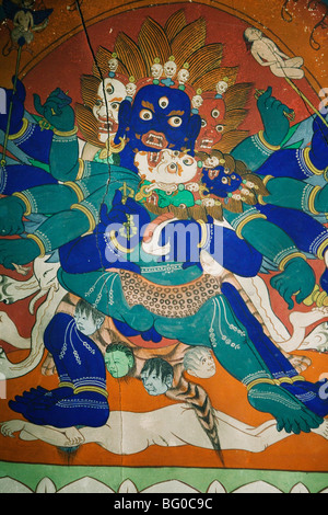 Dipinti Buddisti Tibetani su una parete del monastero di Lamayuru, Ladakh, India. Foto Stock