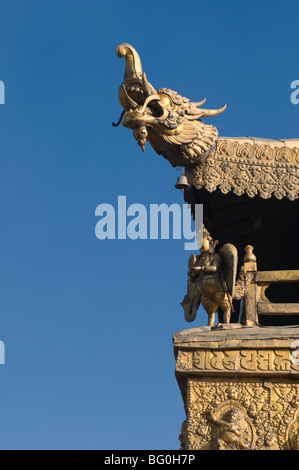 Tetto ornamentali di il tempio del Jokhang a Lhasa il Tibet Foto Stock