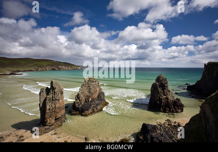 Pile di mare sulla spiaggia di Garry, Tolsta, isola di Lewis, Ebridi Esterne, Scotland, Regno Unito, Europa Foto Stock