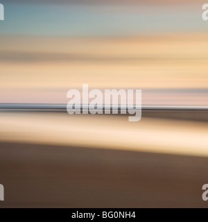 Immagine astratta della vista da Alnmouth spiaggia al mare del Nord, Alnmouth, Northumberland, England, Regno Unito, Europa Foto Stock