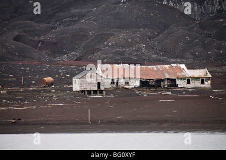 Resti della vecchia Stazione Baleniera, isola Deception, a sud le isole Shetland, regioni polari Foto Stock