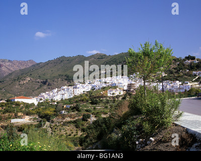 Frigiliana, Malaga, Spagna, Europa. Montagna bianca villaggio della Sierra Almijara mountains Foto Stock