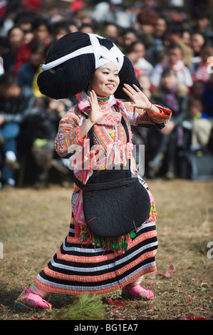 Long Horn Miao il nuovo anno lunare festival celebrazioni in Sugao villaggio etnico, Guizhou, Cina e Asia Foto Stock