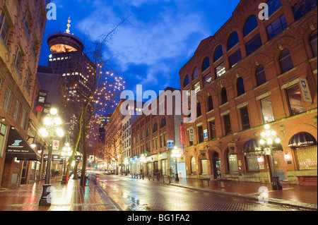 Water Street di notte, Gastown, Vancouver, British Columbia, Canada, America del Nord Foto Stock
