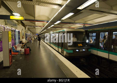 Hotel de Ville La stazione della metropolitana di Parigi, Francia, Europa Foto Stock