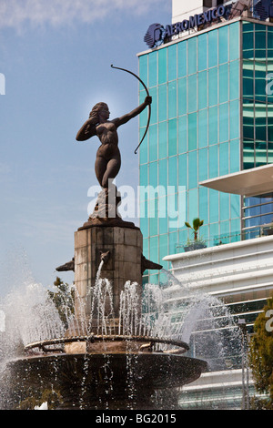 Fontana Diana rotatoria sul Paseo de La Reforma a Città del Messico Foto Stock