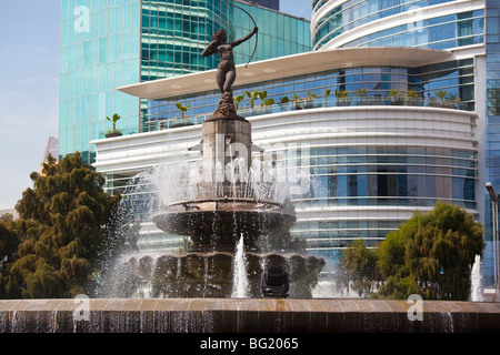 Fontana Diana rotatoria sul Paseo de La Reforma a Città del Messico Foto Stock