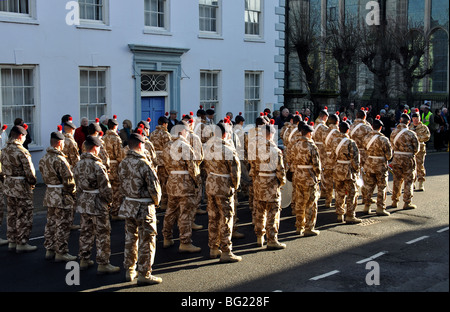 Secondo battaglione del reggimento reale di Fusiliers Homecoming Parade, Warwick, Warwickshire, Inghilterra, Regno Unito Foto Stock