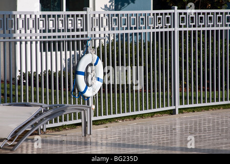 Varie viste di un condominio piscina. Foto Stock