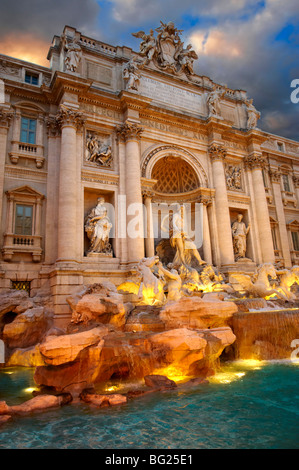 La barocca fontana di Trevi. Roma Foto Stock