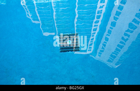 Varie viste di un condominio piscina. Foto Stock