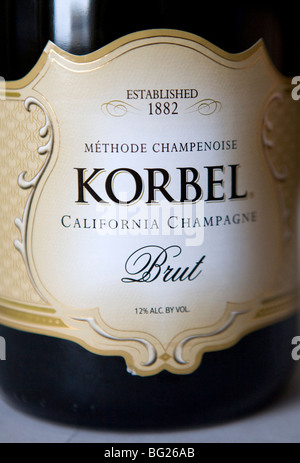 Bottiglie di champagne in California. california vino spumante maker sono attualmente gli unici produttori nel mondo al di fuori della regione di champagne di Francia che può chiamare il loro prodotto "champagne" fintanto che essi includono la posizione in cui è stato prodotto sull'etichetta Foto Stock