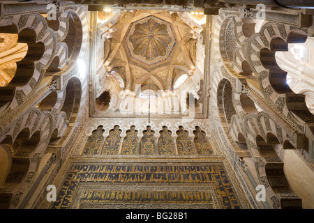 Bay nella parte anteriore del mihrab, la Grande Moschea di Cordova, Andalusia, Spagna Foto Stock