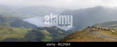 Panorama di Ullswater da Saint domenica falesia Foto Stock