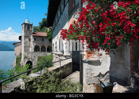 Santa Caterina del Sasso Monastero, Lago Maggiore, Lombardia, Italia, Europa Foto Stock