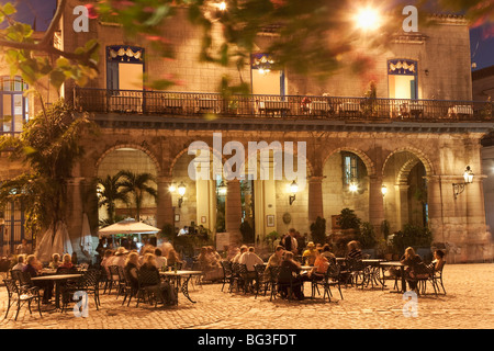 Plaza de la Catedral, Havana, Cuba, West Indies, America Centrale Foto Stock