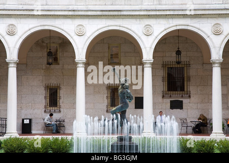 Il cortile della Boston Public Library, Copley Square, Boston, Massachusetts, New England, Stati Uniti d'America, America del Nord Foto Stock