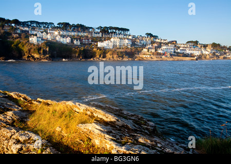 Fowey fotografata da Polruan, Cornwall Inghilterra REGNO UNITO Foto Stock