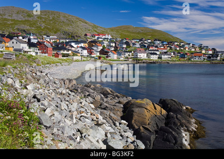 Case in porto Honningsvag, Isola Mageroya, Finnmark Regione, Oceano Artico, Norvegia, Scandinavia, Europa Foto Stock