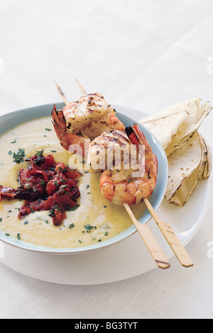 Poblano-corn chowder con grigliata di crostacei Foto Stock