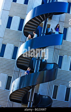 Moderna scala sul campus universitario Foto Stock