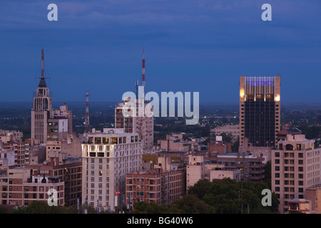 Argentina, provincia di Mendoza, Mendoza, vista aerea del centro cittadino, mattina Foto Stock