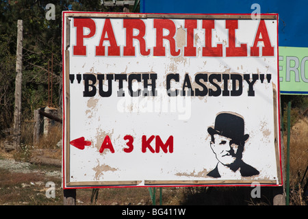 Argentina, Patagonia, Chubut Provincia, Cholila, segno per il Butch Cassidy parrilla steak house Foto Stock