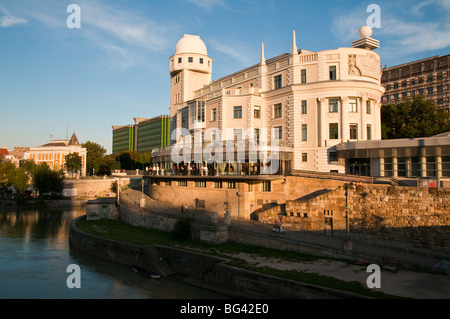 Donaukanal, Urania, Wien Österreich | Donau canal, Urania, Vienna, Austria Foto Stock