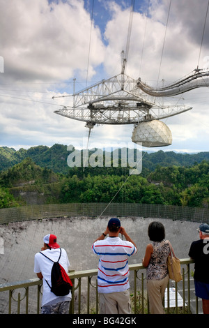 Puerto Rico, Arecibo, Arecibo Observatory (più grande del mondo Radio Telescope) Foto Stock